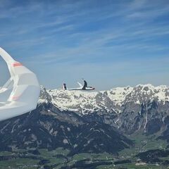 Flugwegposition um 12:18:10: Aufgenommen in der Nähe von Gemeinde Bischofshofen, Bischofshofen, Österreich in 1948 Meter